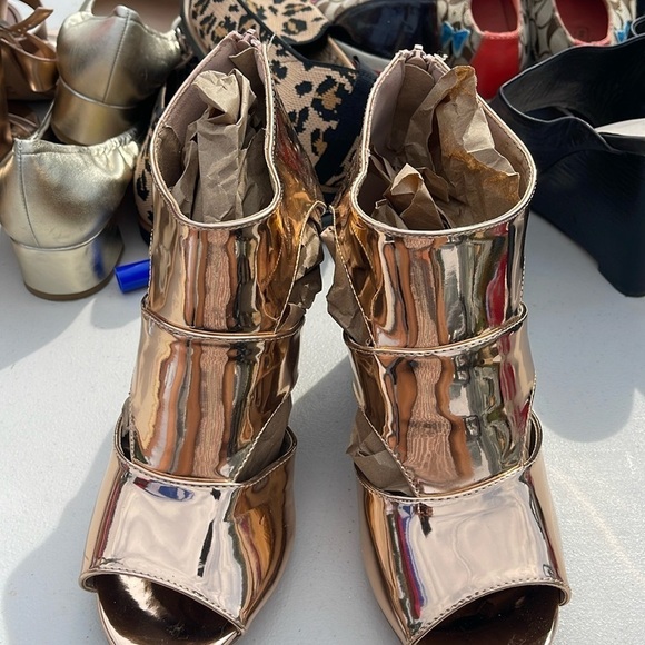 Rose Gold Sandal heels - Picture 1 of 6
